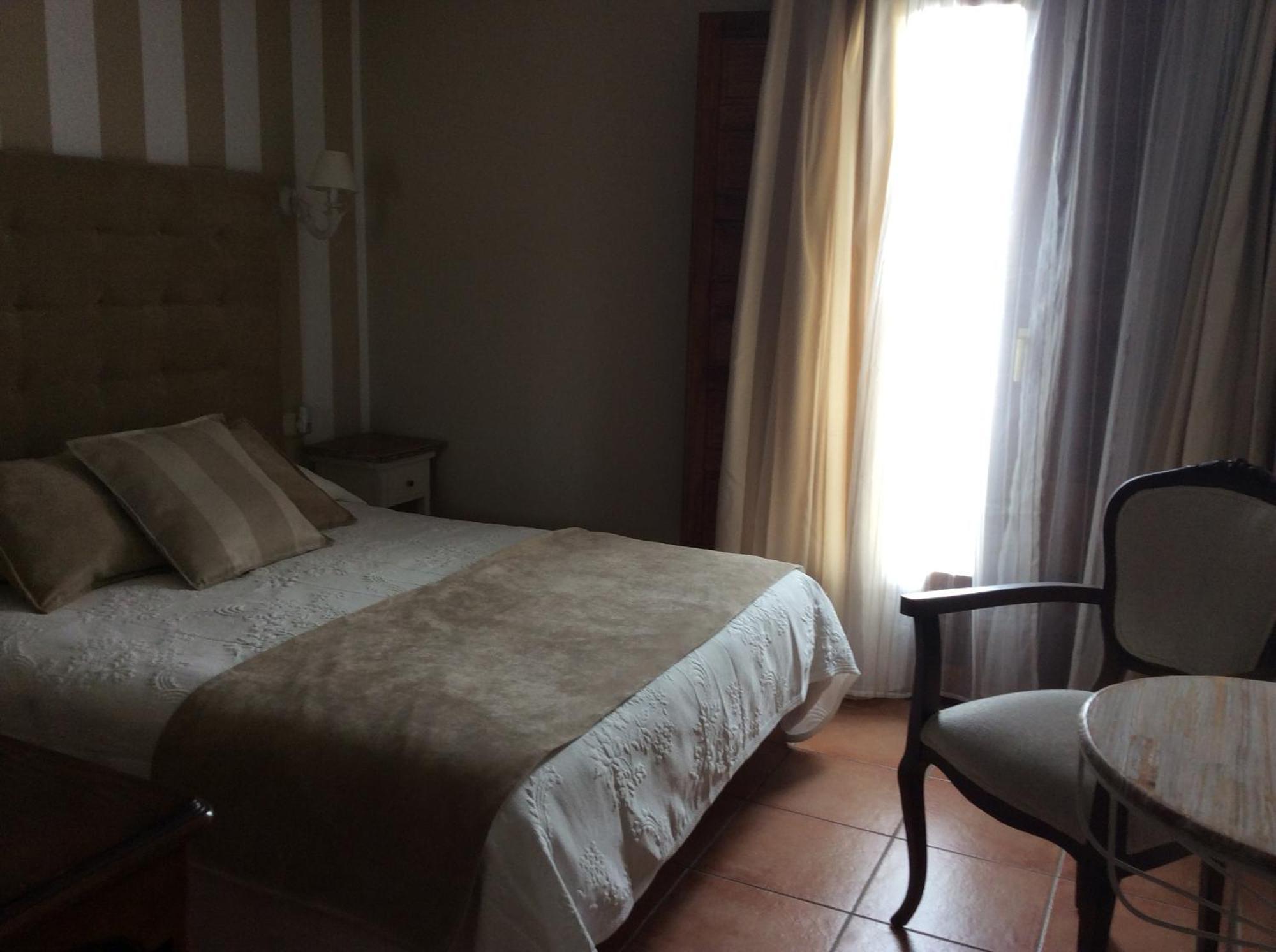 Hotel Rural Los Roturos Maestu Exterior photo
