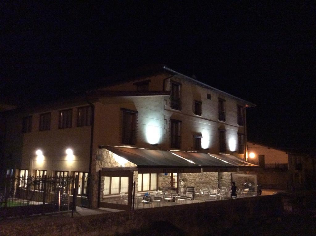 Hotel Rural Los Roturos Maestu Exterior photo